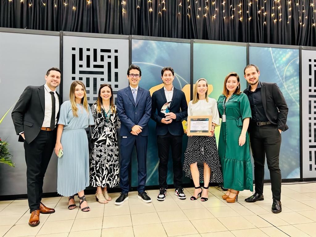 Equipo iBOX con premios - iBOX Smart Lockers