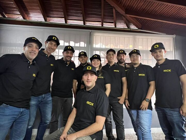 Equipo iBOX - iBOX Smart Lockers